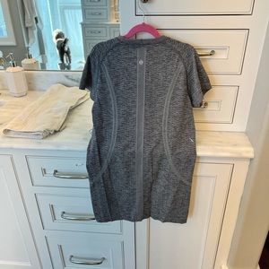 Lululemon swiftly tech short sleeve tshirt. Size 8. Gray